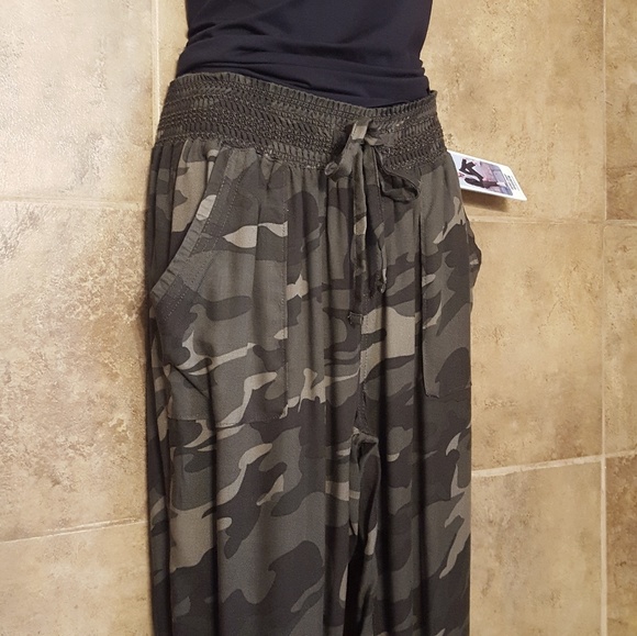 Rewash Camo Pants - Picture 6 of 8